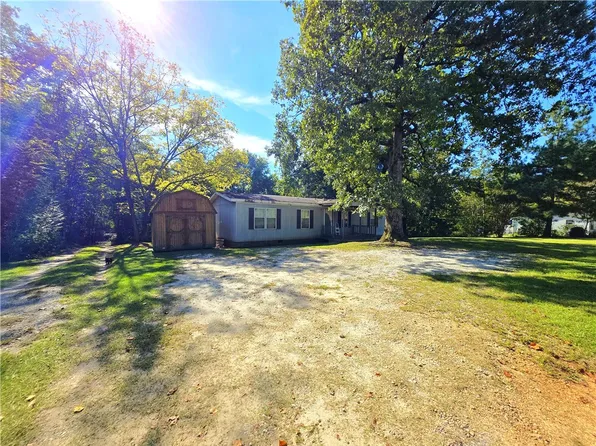165 Dixon Rd, Westminster, SC 29693