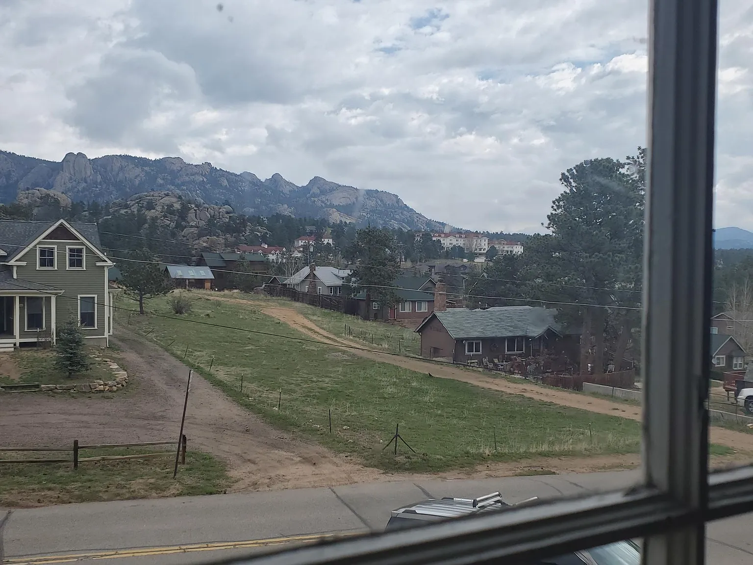 3 bed, 1000 sqft, $1,800 — Photo 2