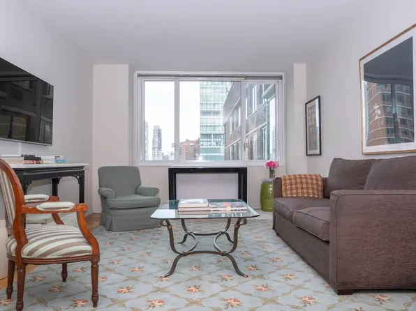 245 East 54th Street image 2 of 18