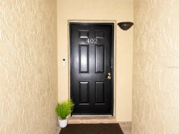 6301 58th St N APT 402, Pinellas Park, FL 33781