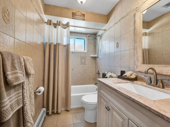 629 Marcy Avenue image 14 of 37