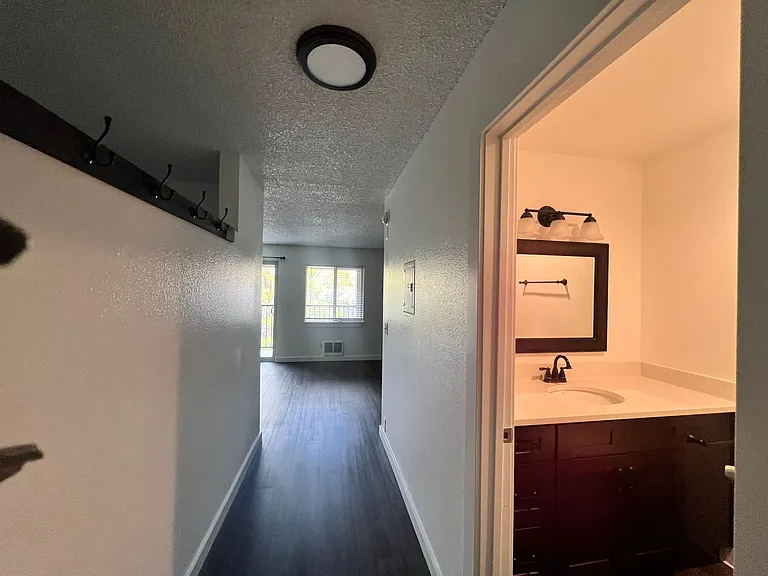 1140 S Colorado Ave — Photo 22