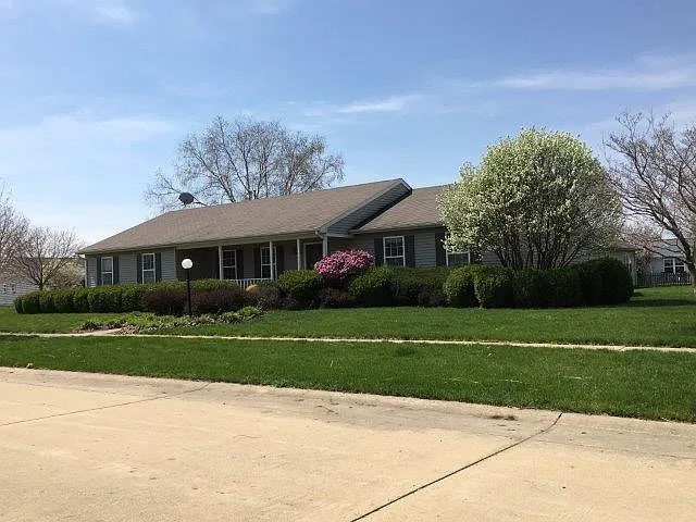 1701 Nancy Beth Dr photo 1