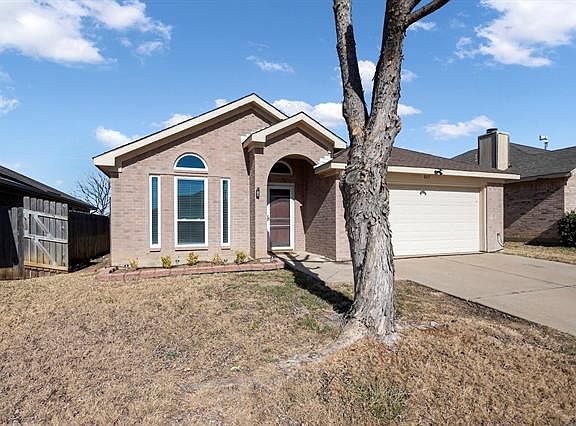 3rd image of 807 Birkhill Trl