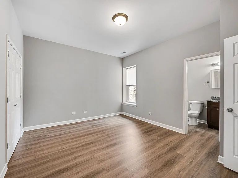 4145 S Michigan Ave #2 — Photo 5