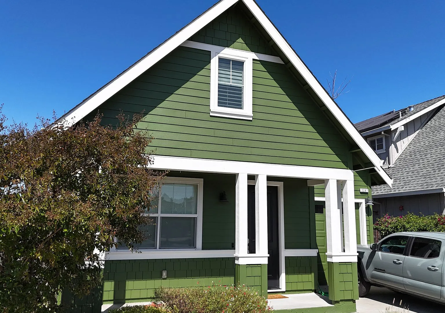 Coming Soon! Bright and Beautiful 3 Bedroom, 2.5 Bathroom Single Family Home! — Photo 2
