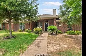 5 bed, 2444 sqft, $2,400 — Photo 1