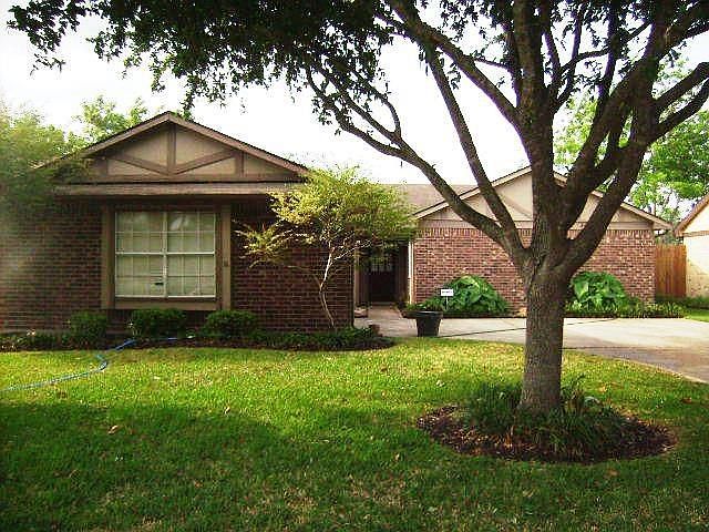 1st image of 2920 Thistledown Dr