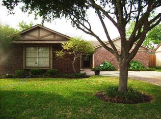 2920 Thistledown Dr, League City, TX 77573