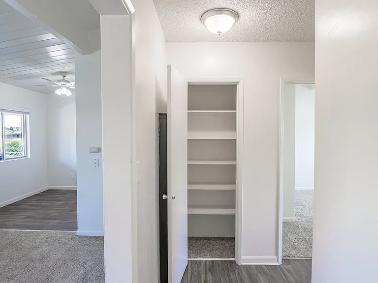 127 W Renette Ave — Photo 10