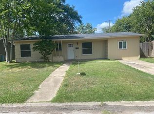 1703 Travis Ave, Victoria, TX 77901