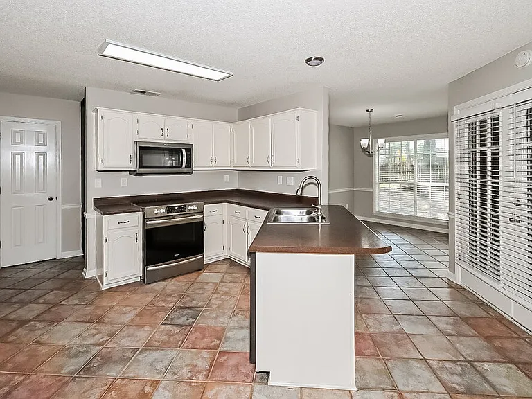 5759 Michaelson Dr — Photo 8