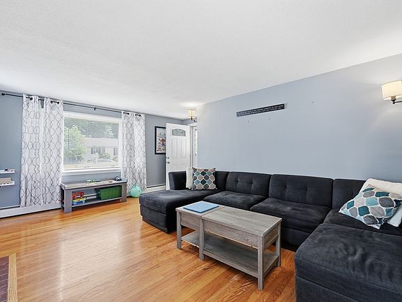 4th image of 143 Braeburn Rd