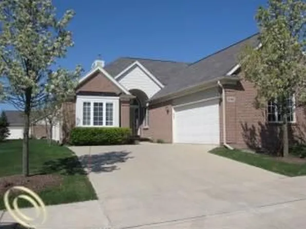 49401 N Glacier #57, Northville, MI 48168