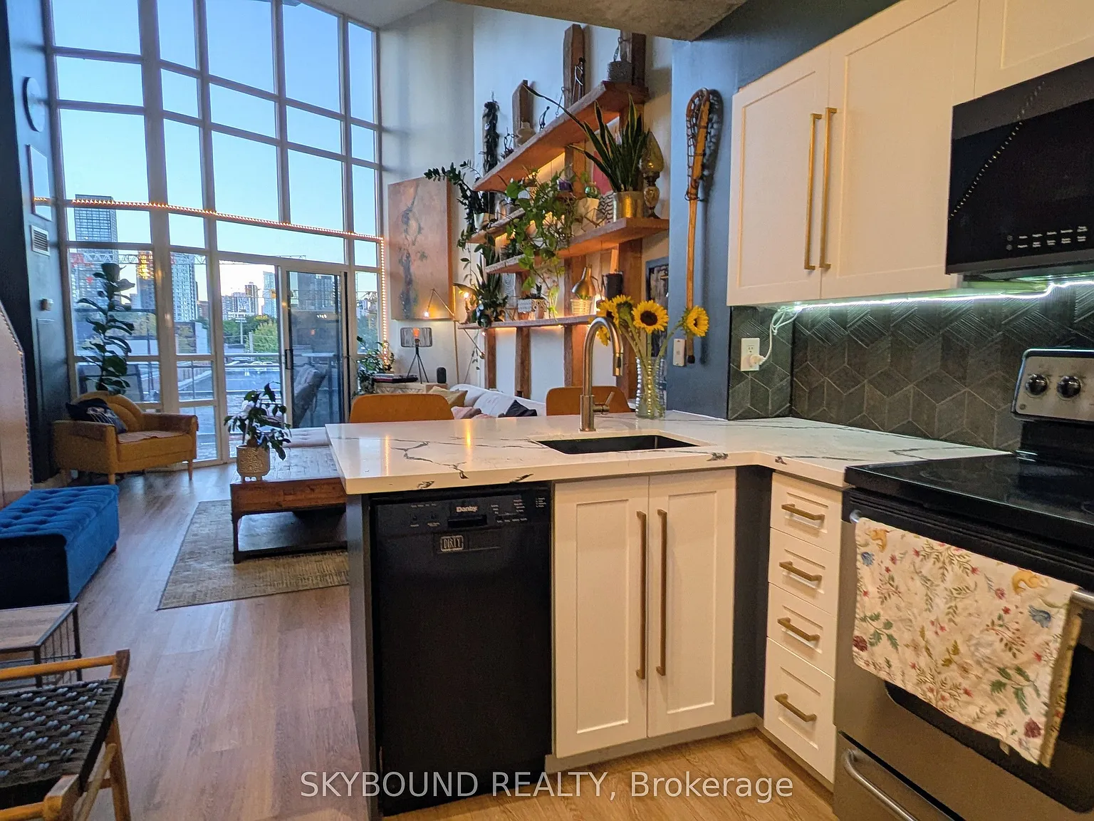 Space Lofts — Photo 4