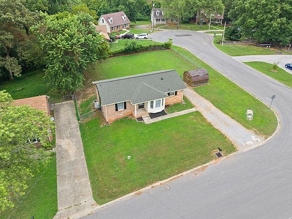 4th image of 619 Ranch Hill Dr