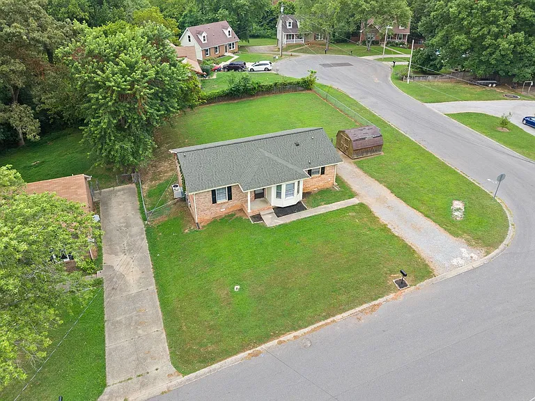 619 Ranch Hill Dr — Photo 4
