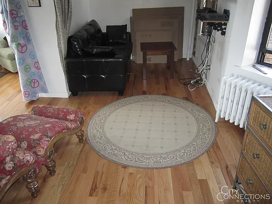 Rented by City Connections Realty | media 31