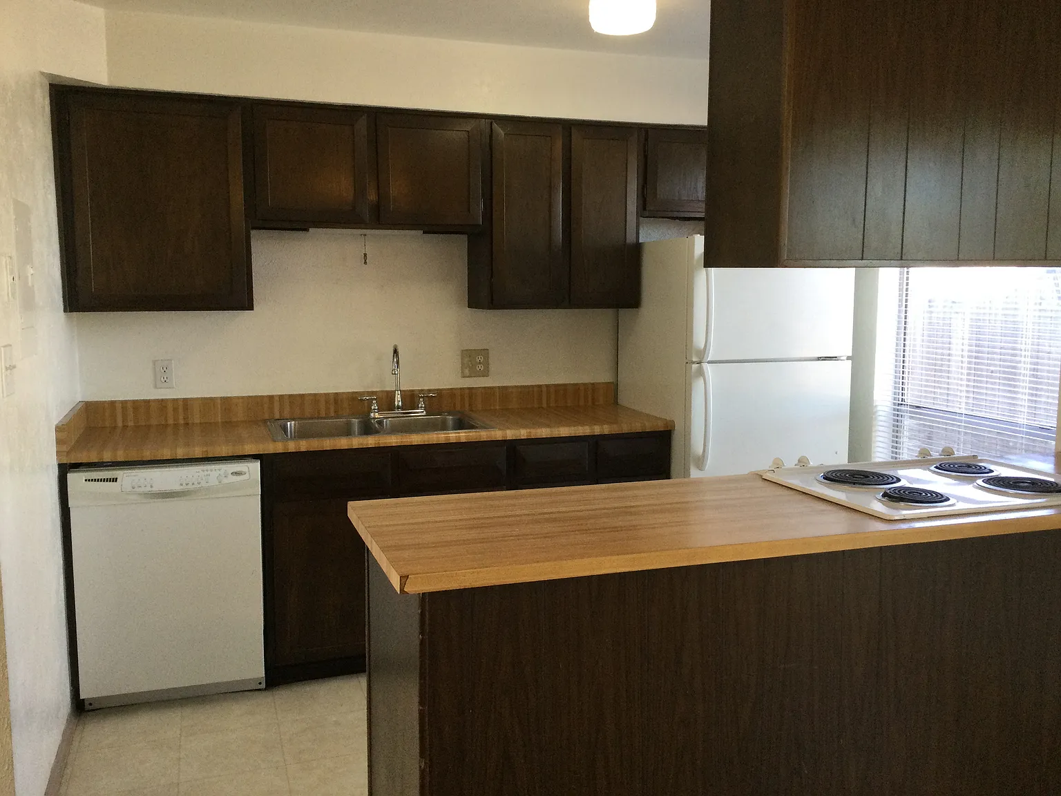 2 bed, 1.5 bath, 1500 sqft, $1,550 — Photo 2