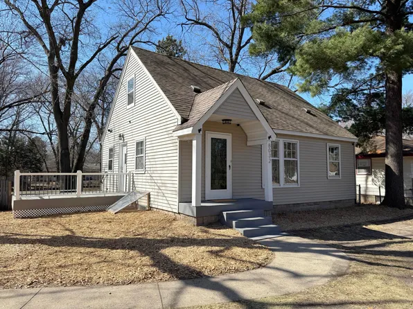 8032 Sunnyside Rd, Mounds View, MN 55112