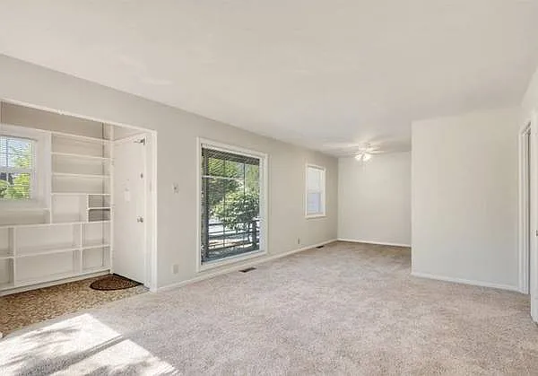 22086 Homestead Rd — Photo 11