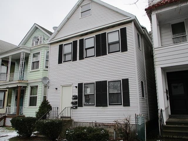 1st image of 138 5th Ave