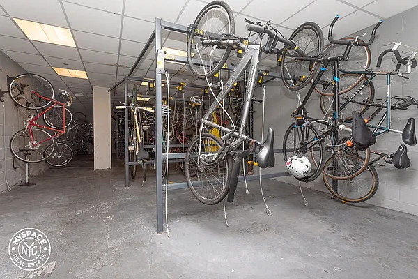 Rented by MySpaceNYC | media 17