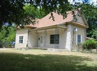 902 Lawrence Ave, Terrell, TX 75160