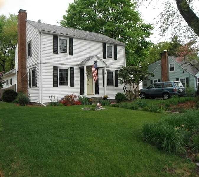 1st image of 50 Parkway Dr