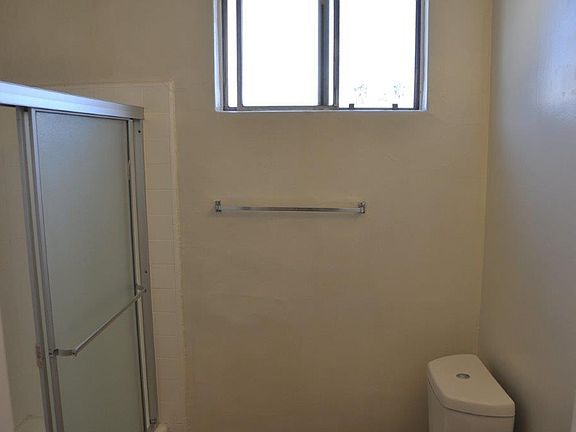 4th image of 4663 Rosewood Ave APT 12