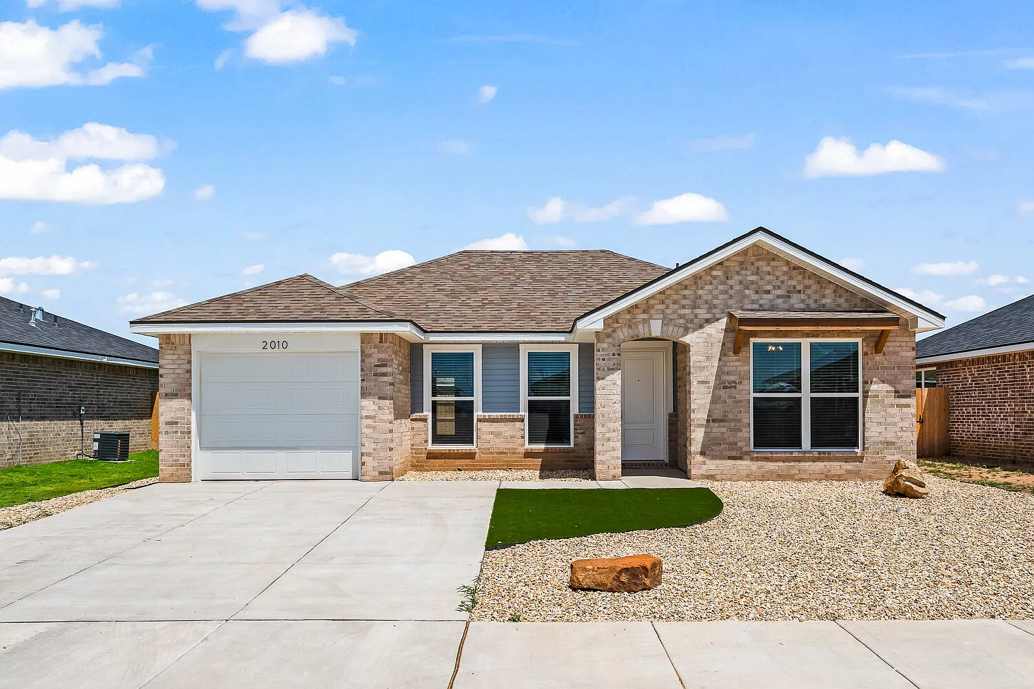 3 bed, 2.0 bath, 1200 sqft, $1,550 — Photo 1