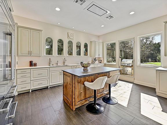 4th image of 13201 Winding Creek Rd