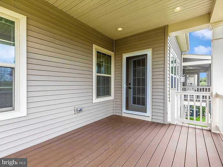 3838 Fulham Rd — Photo 35