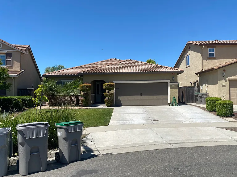 2995 Stable Dr — Photo 58