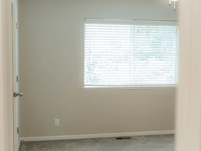 915 Carlton Cir — Photo 23