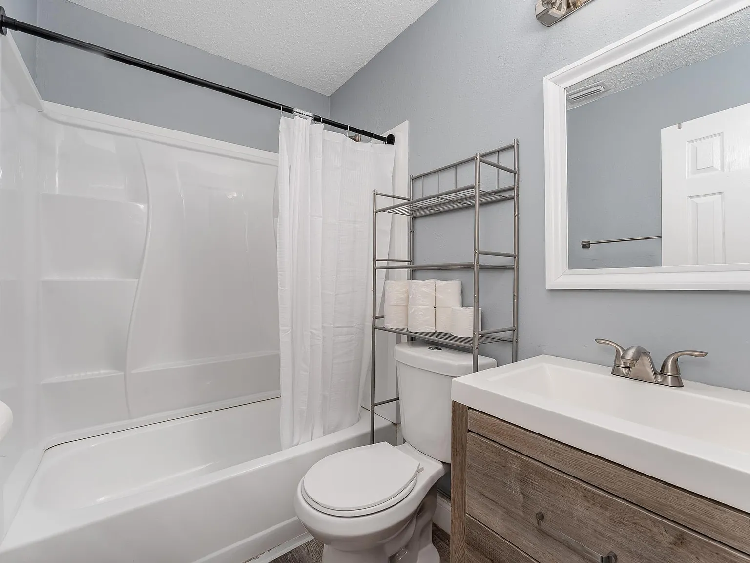 4 bed, 2.0 bath, 1505 sqft, $754 — Photo 3