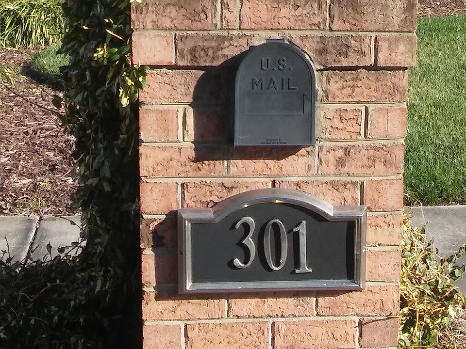 2nd image of 301 Clydes Way