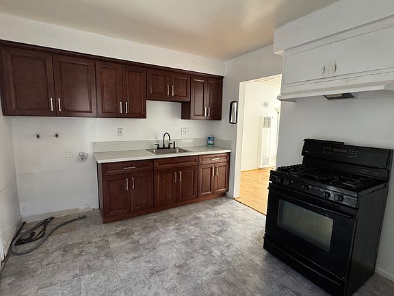 2nd image of 3112 1/2 Willard Ave
