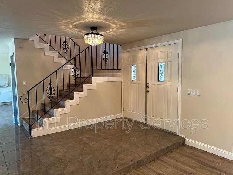 6931 Cobblestone Way — Photo 3