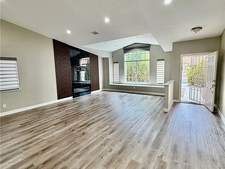 3121 Siena Cir — Photo 2