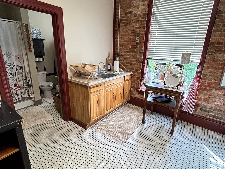 214 E Broad St #B — Photo 12
