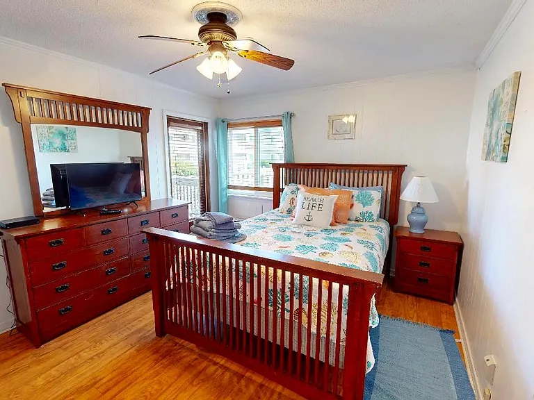 9660 Shore Dr — Photo 8