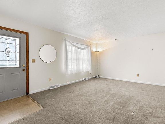 3rd image of 741 Andrew Ave