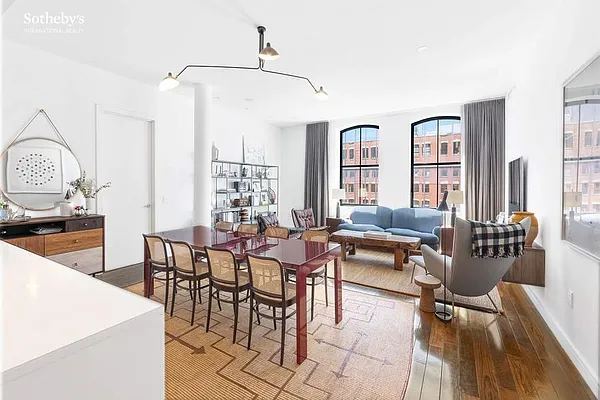 Sold by Sotheby's International Realty | media 1