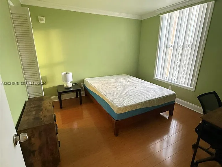 2020 NE 135th St #503 — Photo 17