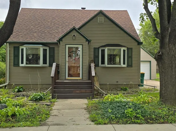 407 Southview Dr, Marshall, MN 56258