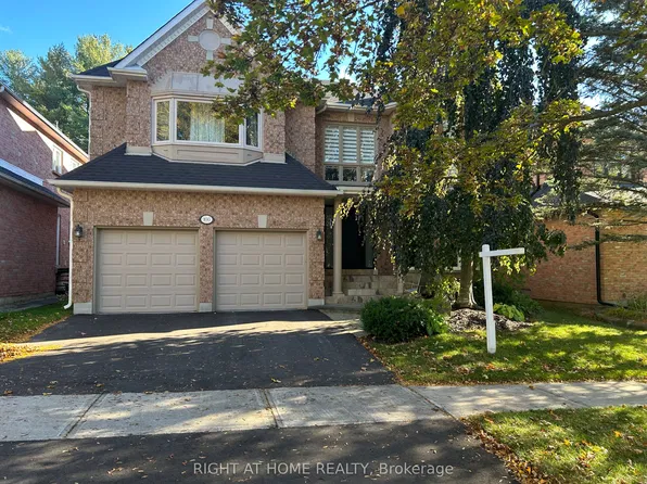 100 Carlyle Cres, Aurora, ON L4G 6P7
