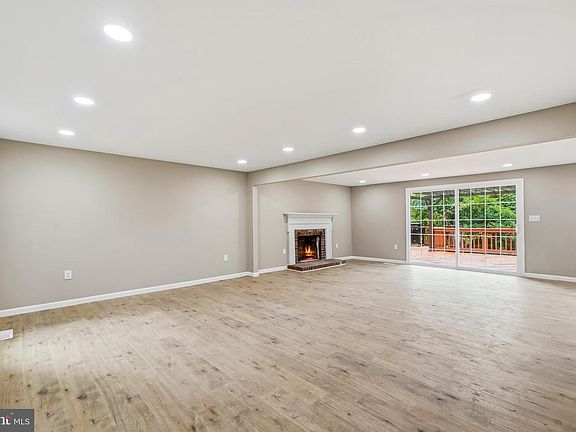 3rd image of 5427 Chatterbird Pl