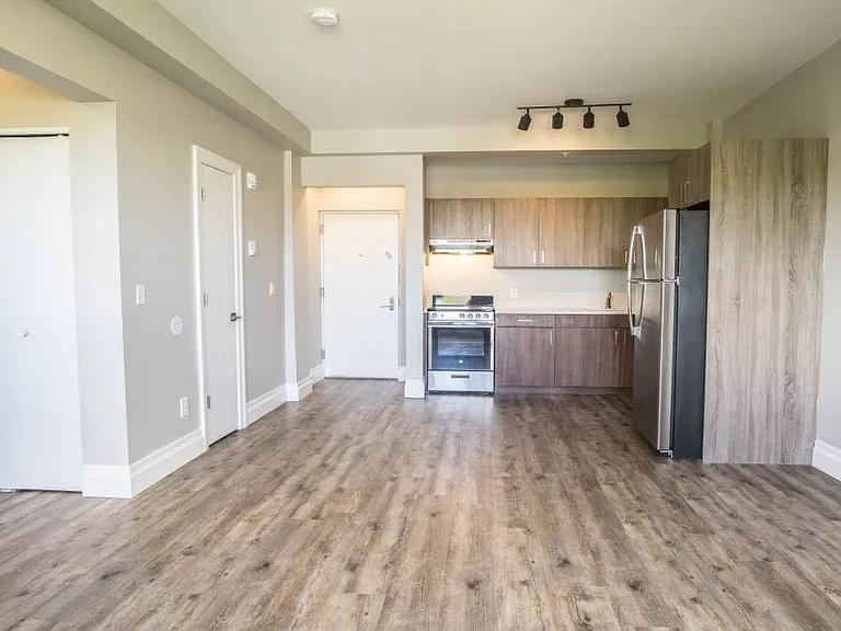 106 N Grove St — Photo 14