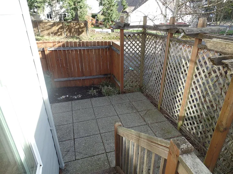 2331 NE 149th St — Photo 14